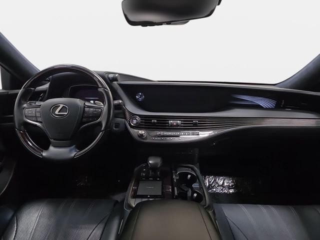 Used 2018 Silver Lexus 500 Base image 10