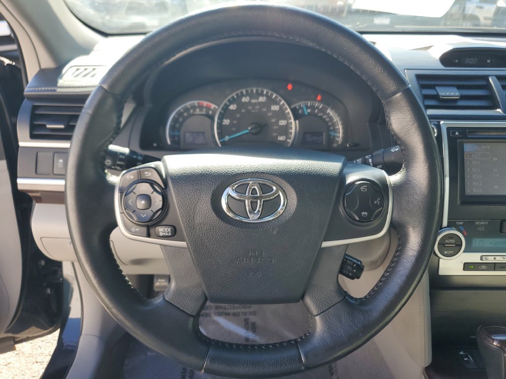 Used 2013 Cosmic Gray Mica Toyota XLE image 22