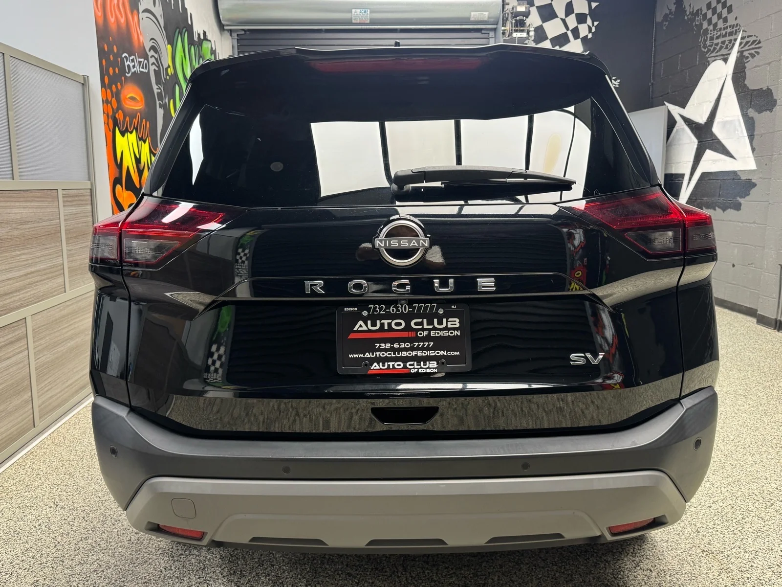 Used 2023 Super Black (kh3) Nissan SV image 5