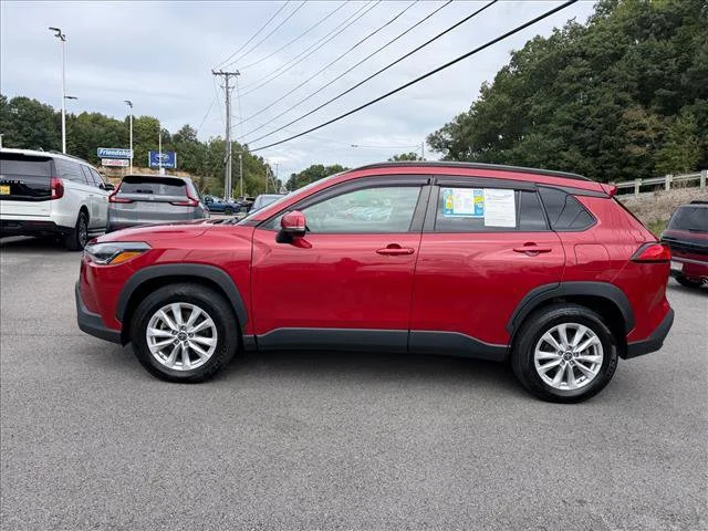 Used 2022 Red Toyota LE image 4