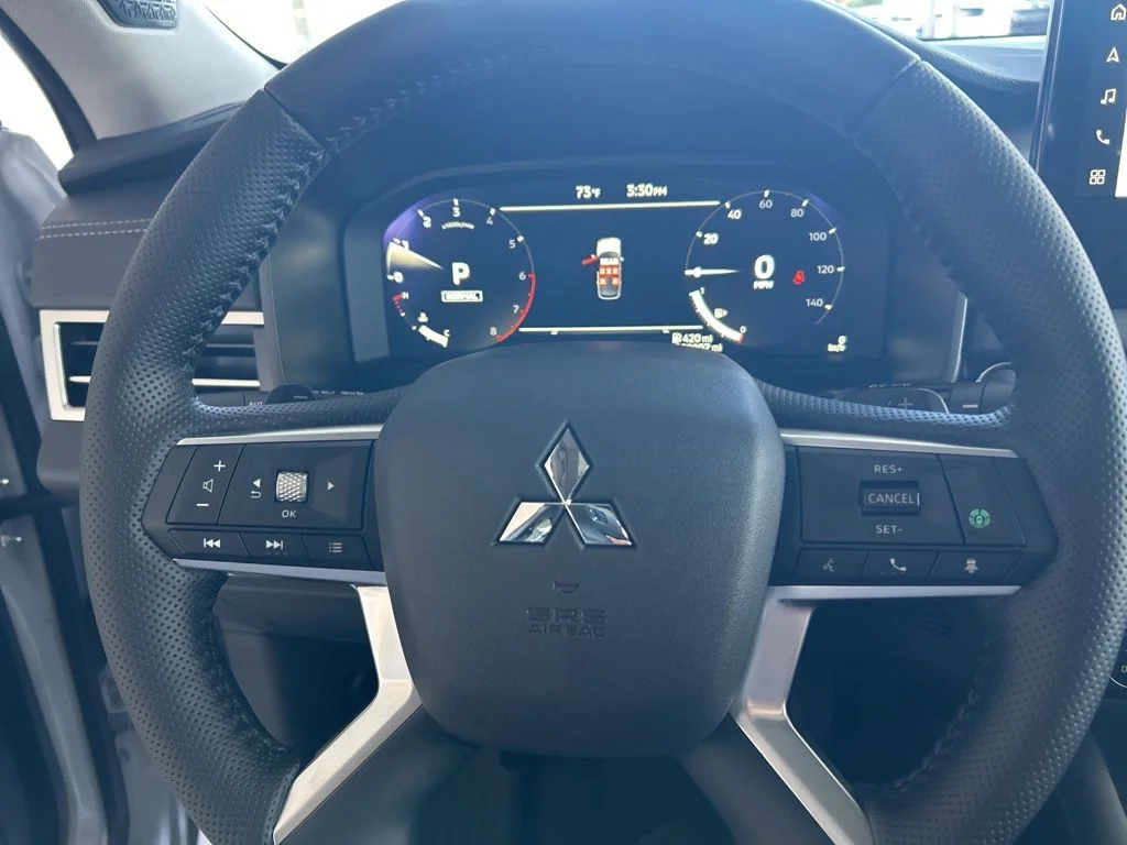 New 2026 White Mitsubishi SE image 49