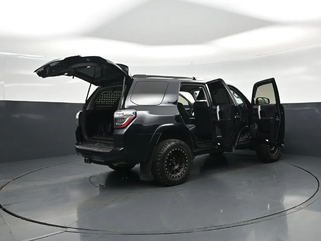 Used 2018 Black Toyota SR5 Premium image 5