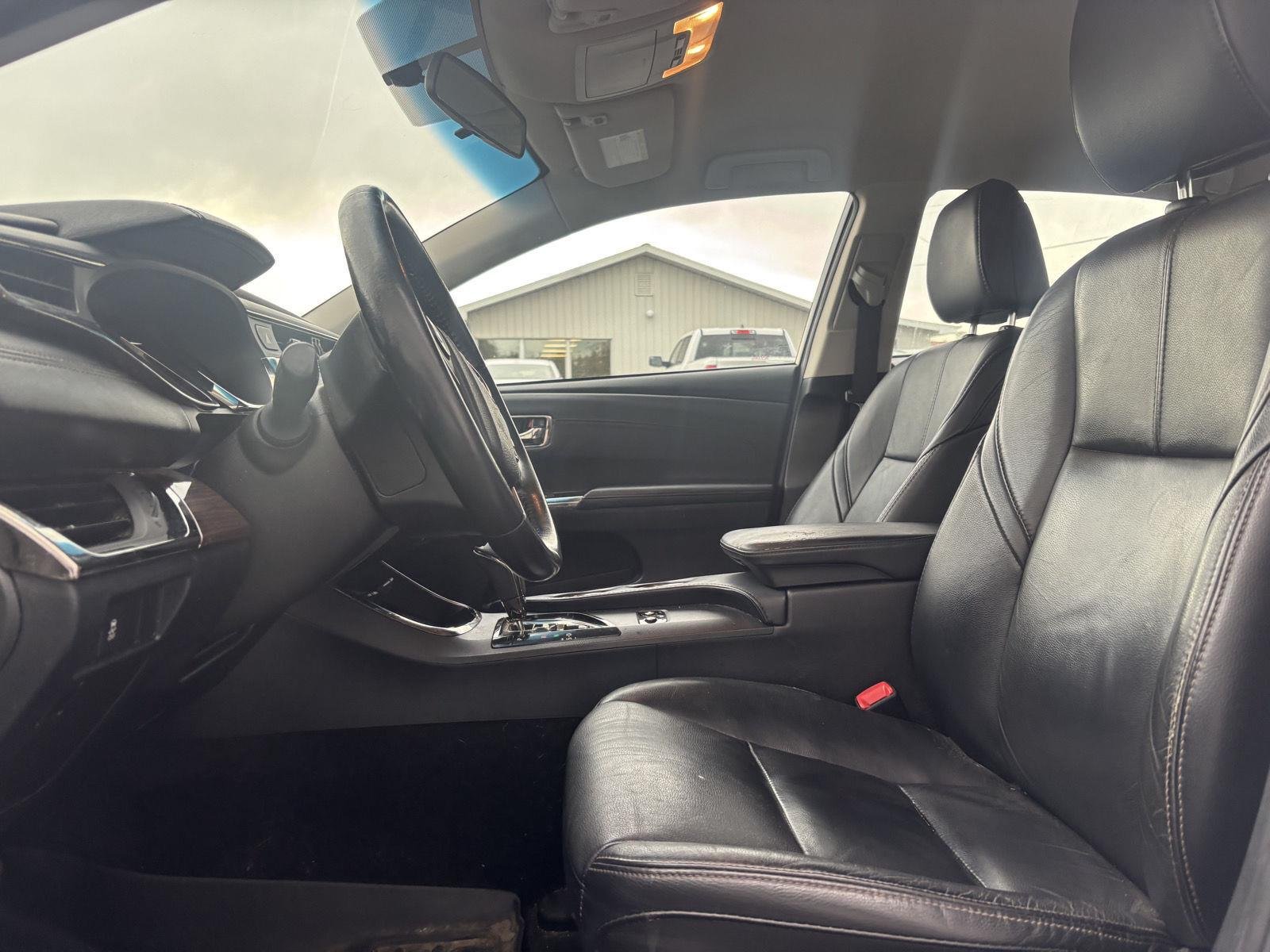 Used 2014  TOYOTA  image 21