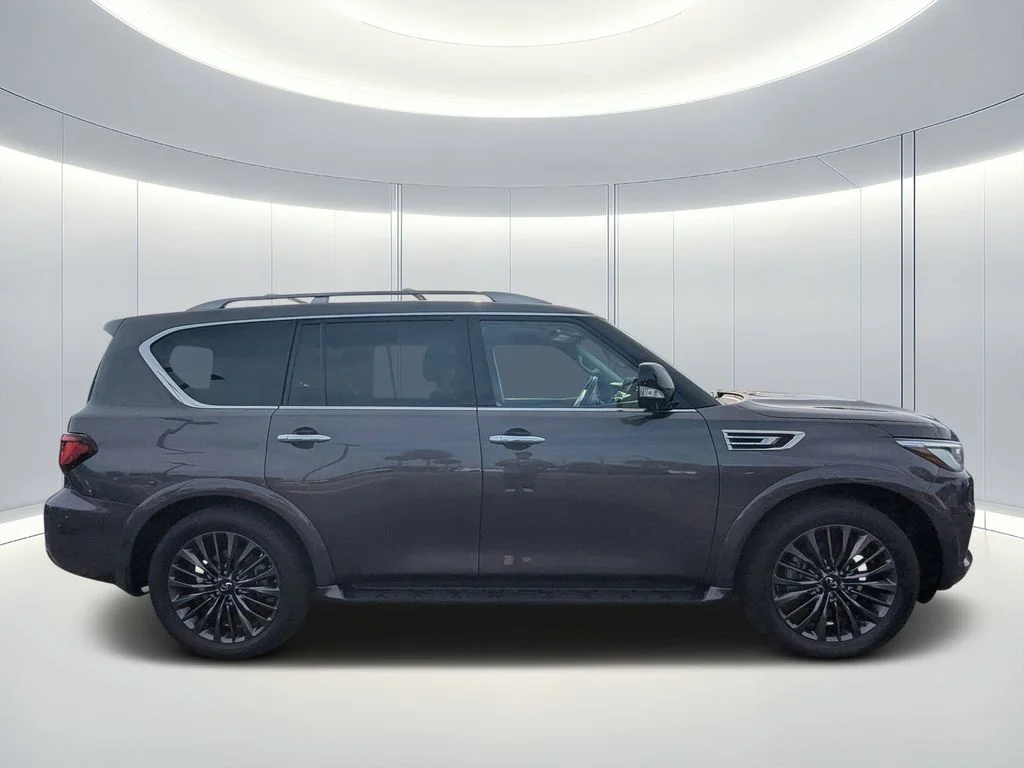 Used 2024 Gray INFINITI Premium Select image 3