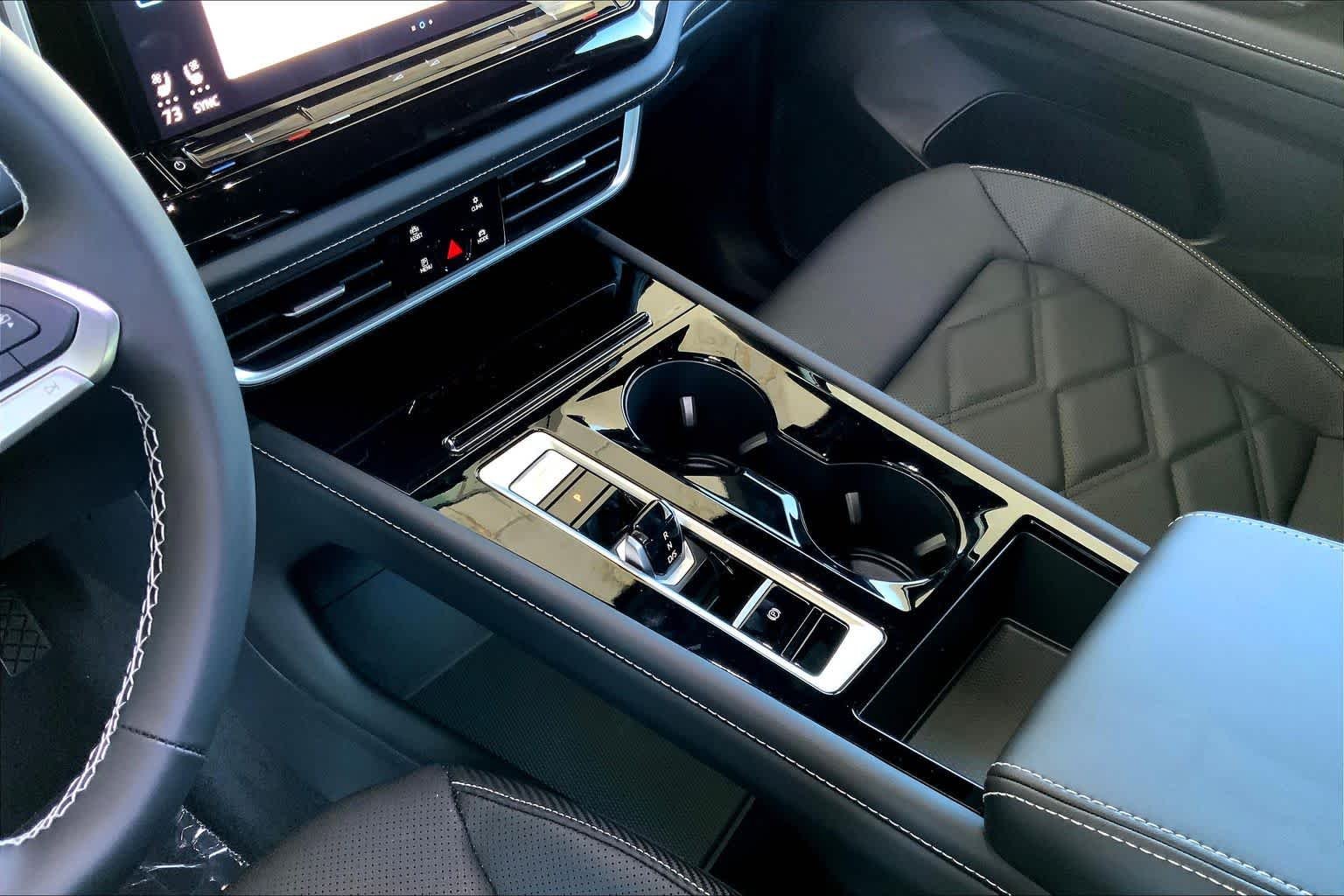 New 2026 Deep Black Pearl Volkswagen 2.0T SE w/Technology image 7