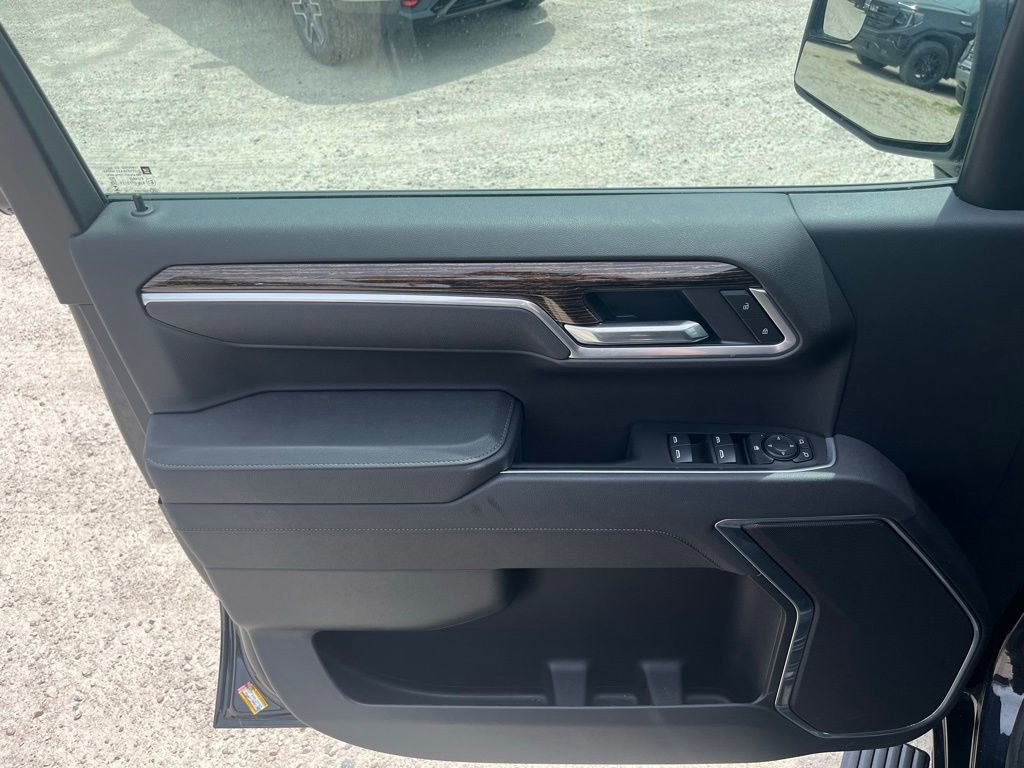Used 2026 Titanium Rush Metallic GMC Elevation image 15