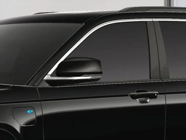 New 2024 Diamond Black Crystal Pearl-Coat Exterior Paint Jeep Overland image 16