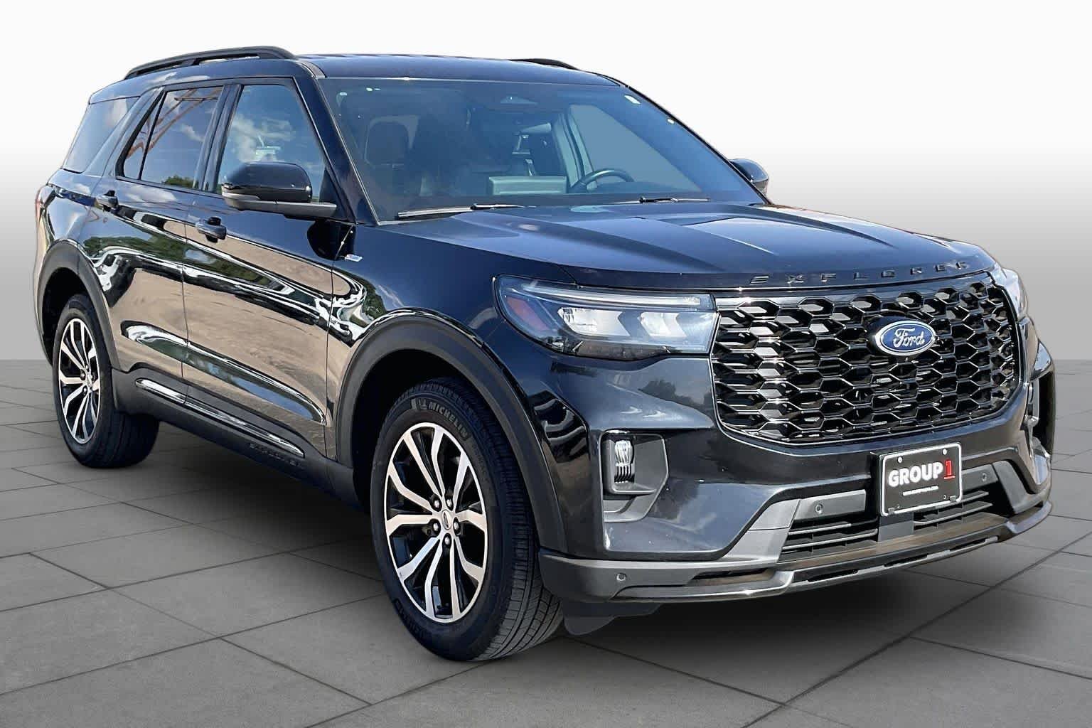 Used 2025 Agate Black Ford ST-Line image 3