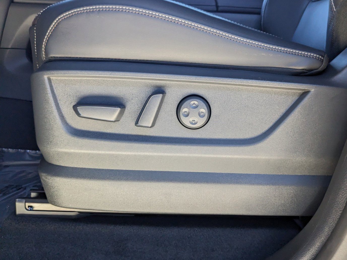 2026 Nissan Armada Platinum - Photo 19