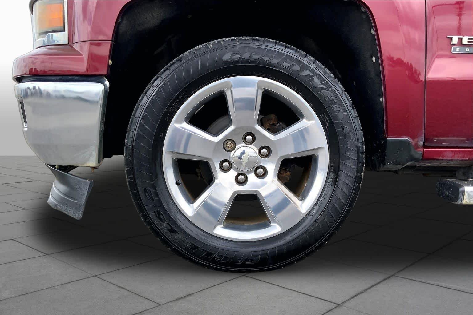 Used 2014 Deep Ruby Metallic Chevrolet LT image 10