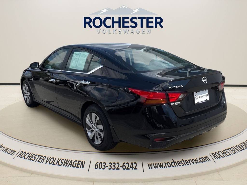 Used 2024 Super Black Nissan 2.5 S image 4