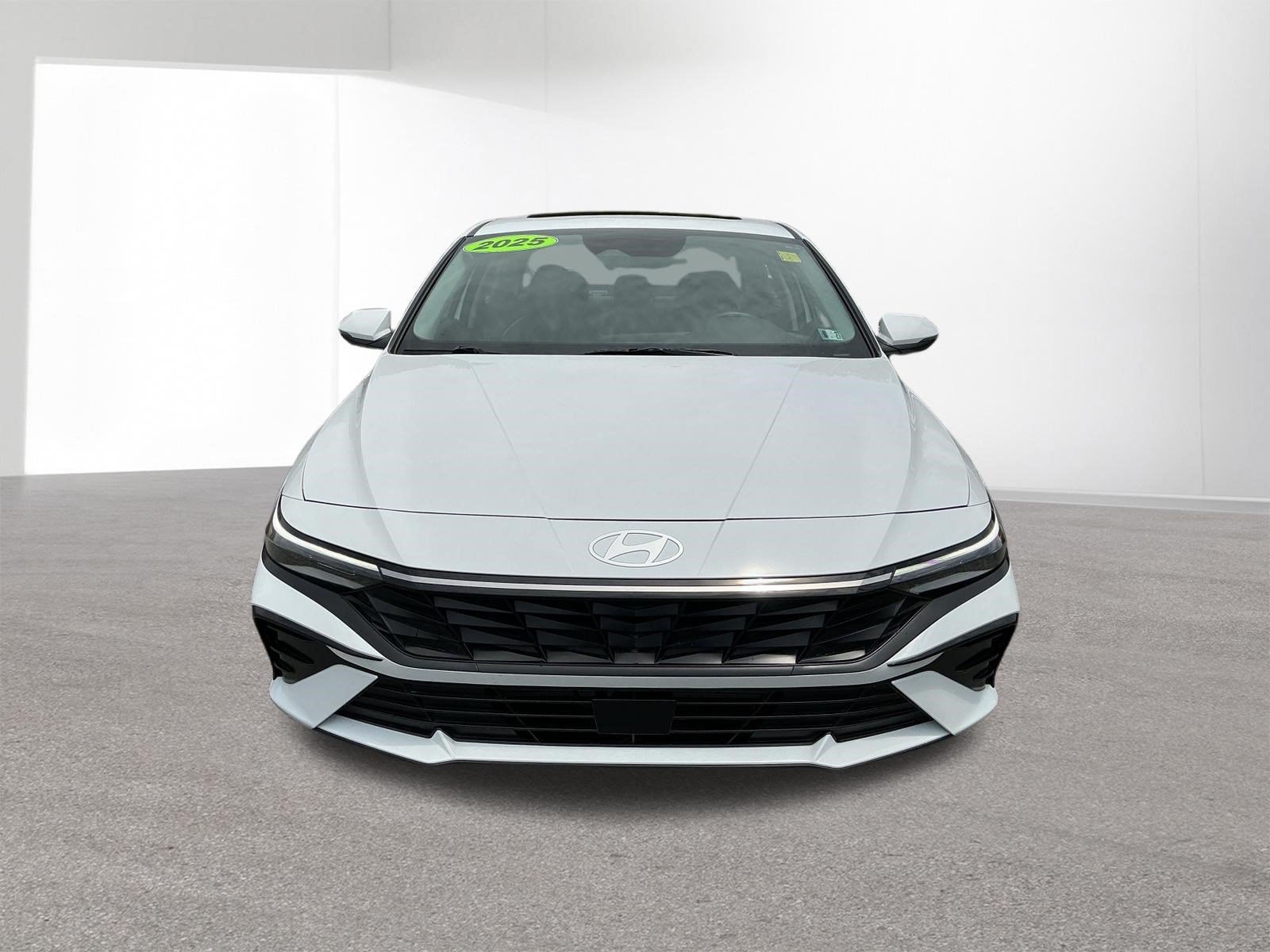 Used 2025 Serenity White Hyundai Limited image 8