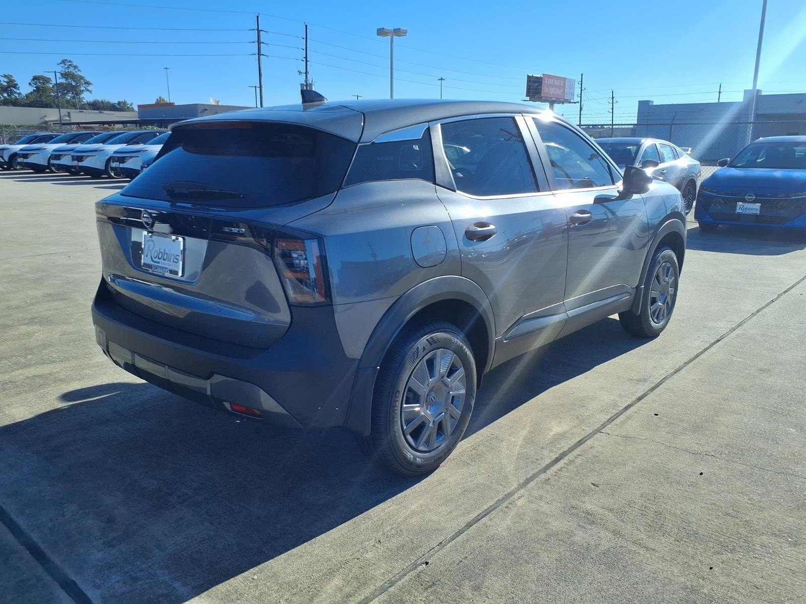2027 Nissan Kicks photo 2 of 26