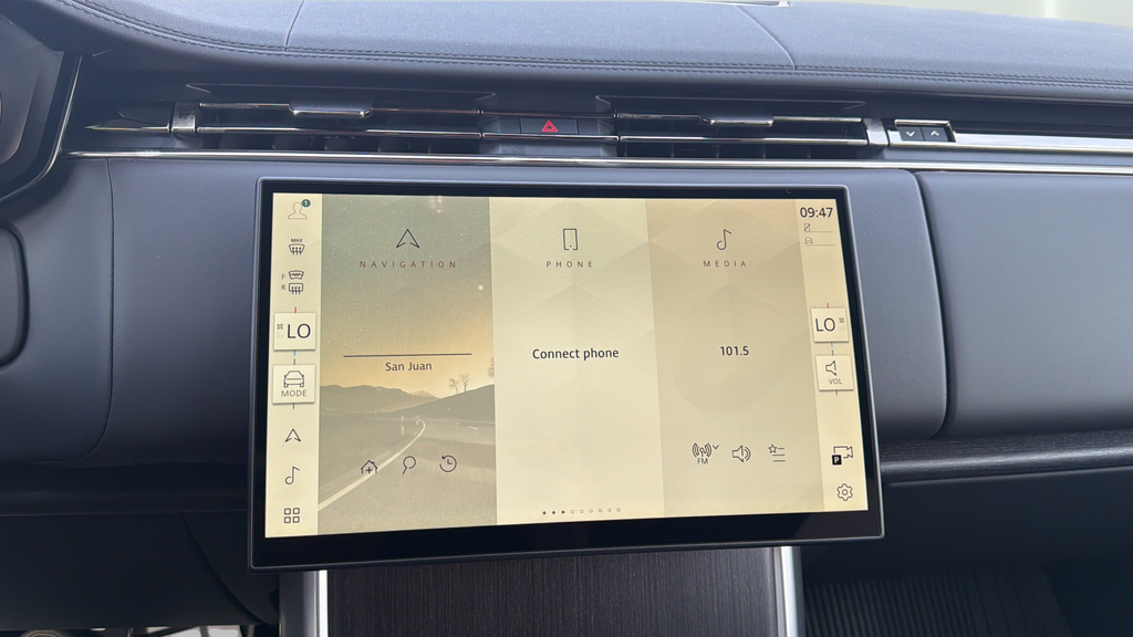 New 2026 Santorini Black Land Rover SE image 22