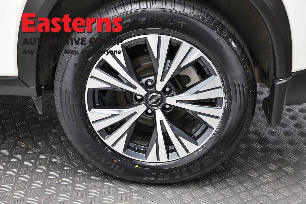 Used 2023 White Nissan SV image 8