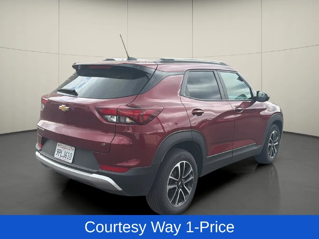 Used 2025 Red Chevrolet LT image 9