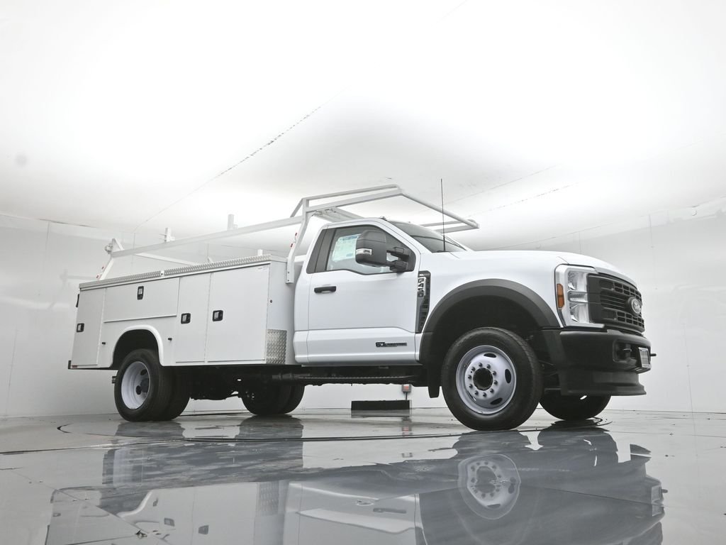 New 2025 Oxford White Ford XL image 3