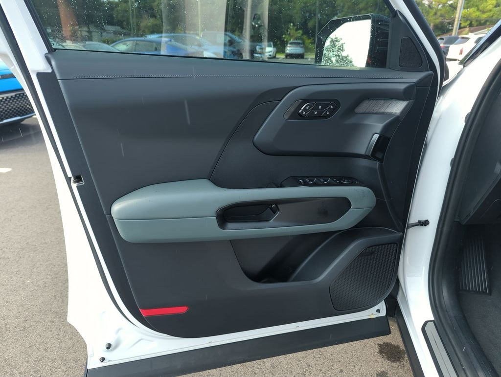 New 2027 Glacial White Pearl Kia X-LINE SX PRESTIGE image 18