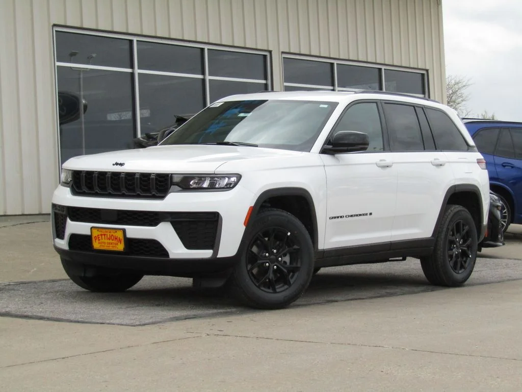New 2026 Bright White Clearcoat Jeep Altitude image 12