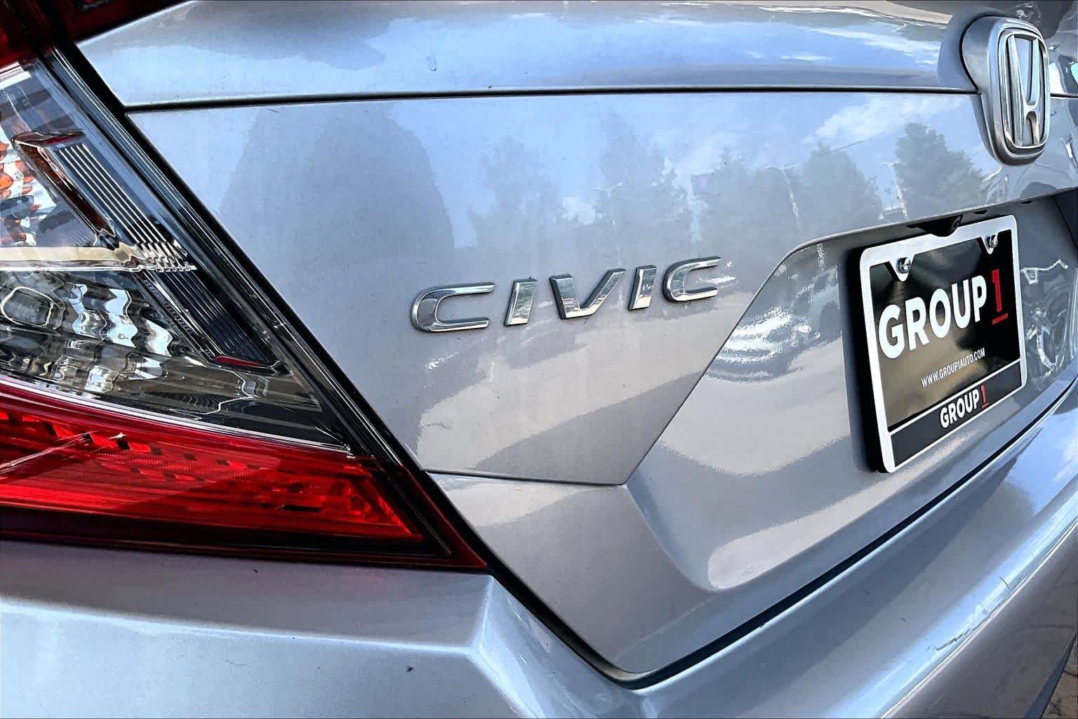 Used 2016 Lunar Silver Metallic Honda LX image 29