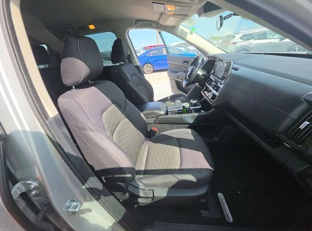 Used 2024 Silver Nissan SV image 8