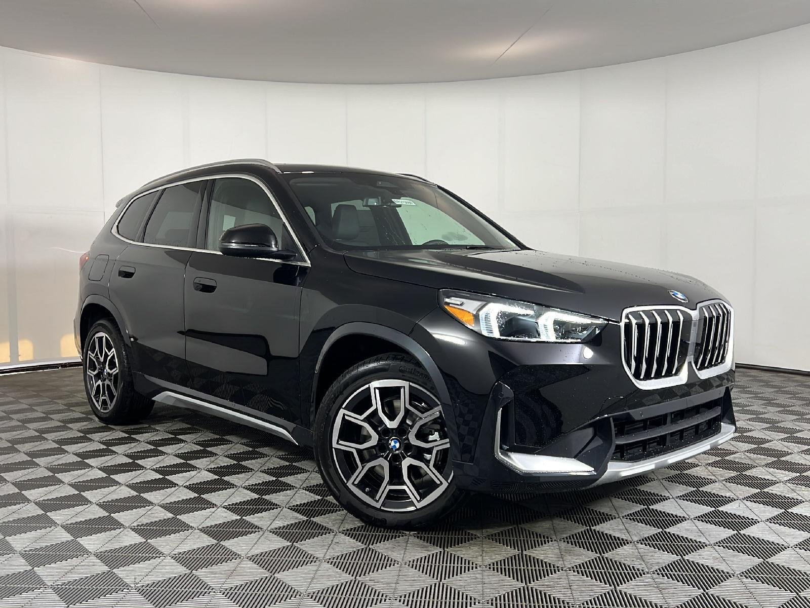 New 2027 Jet Black BMW xDrive28i image 5