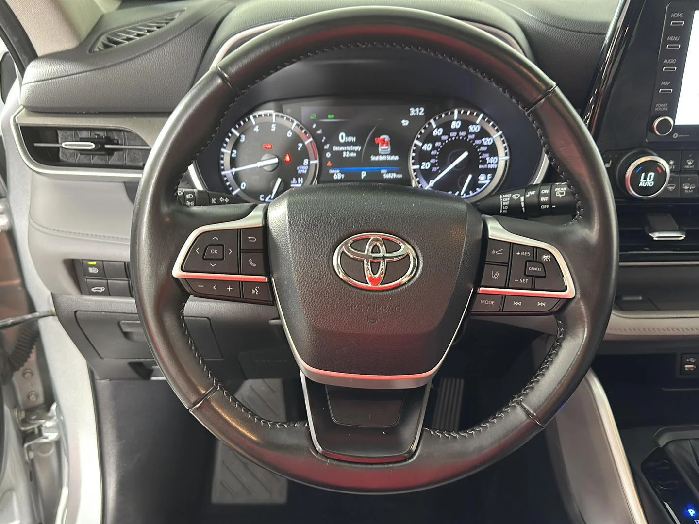 Used 2022 Celestial Silver Metallic Toyota XLE image 18