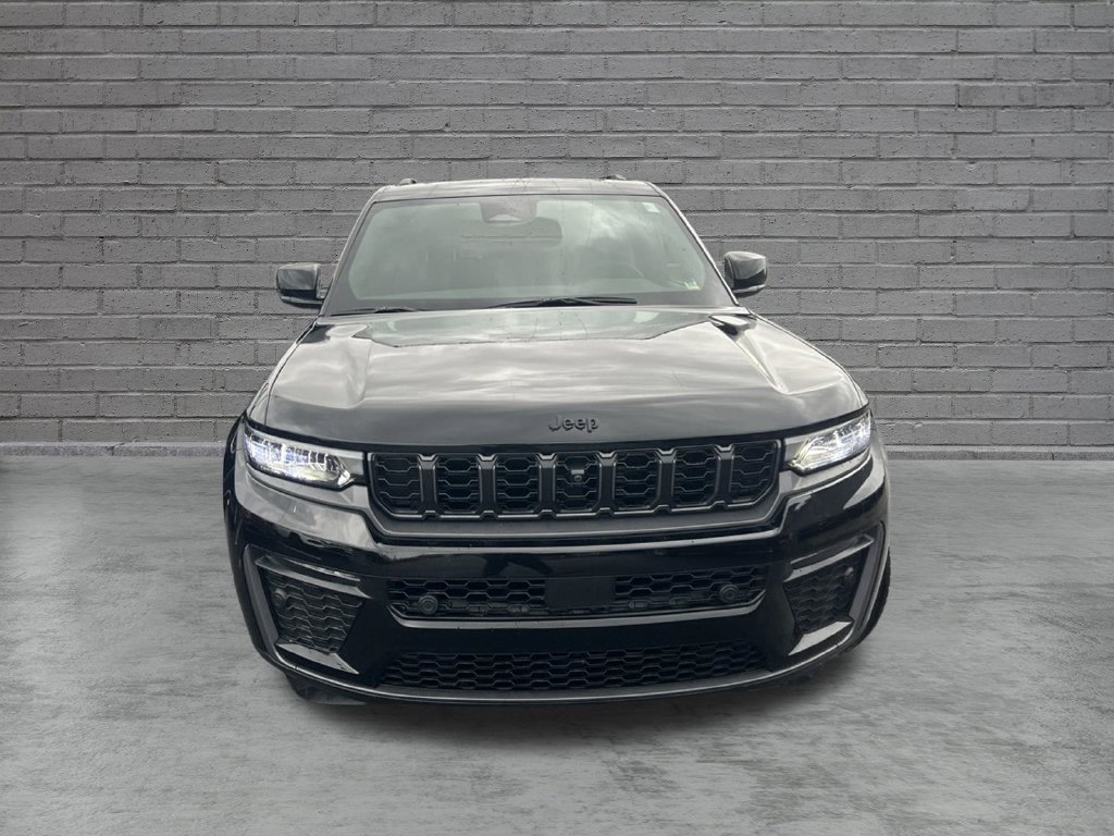 New 2026 Diamond Black Crystal Pearl-Coat Exterior Paint Jeep  image 2