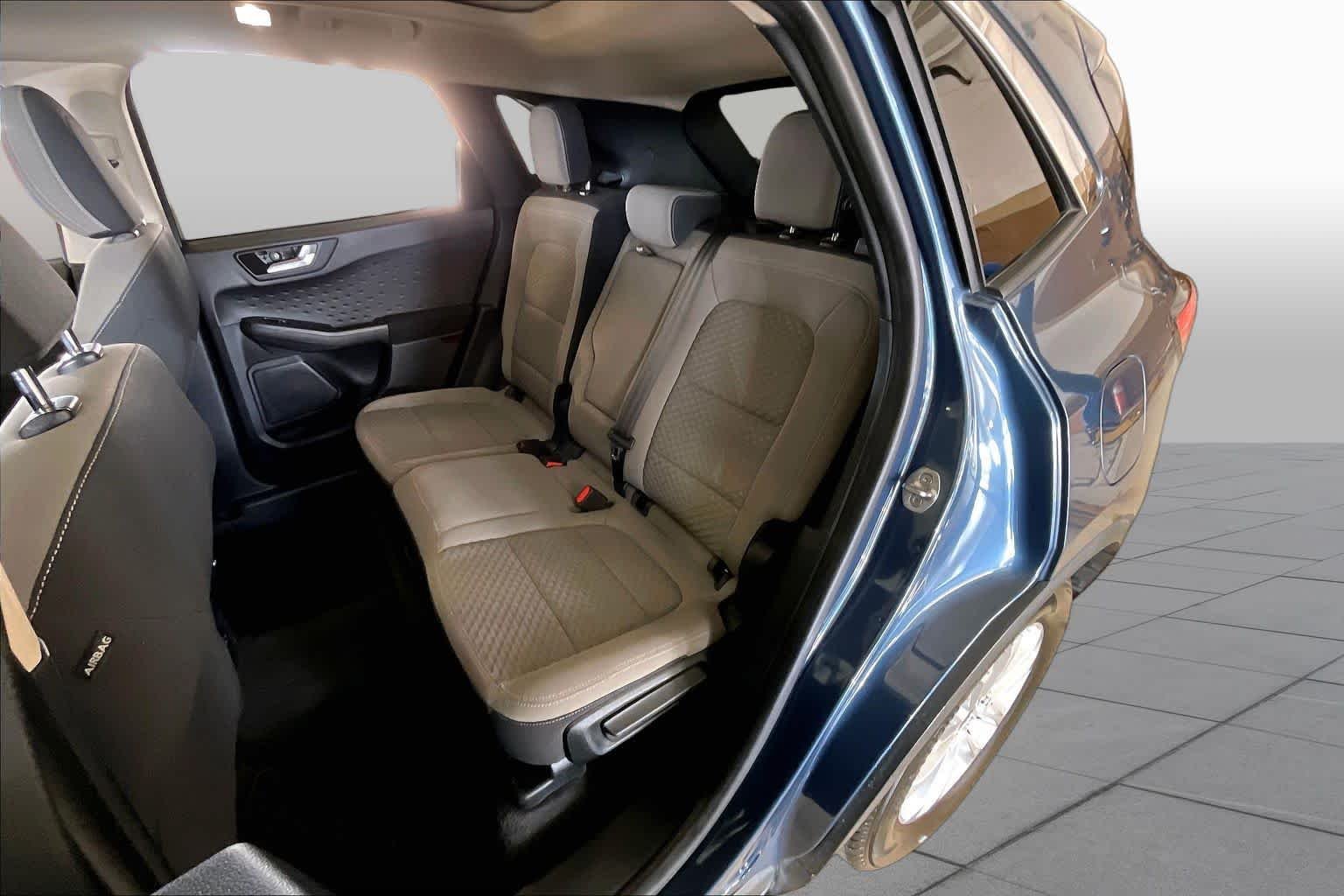 Used 2020 Blue Metallic Ford SE image 19