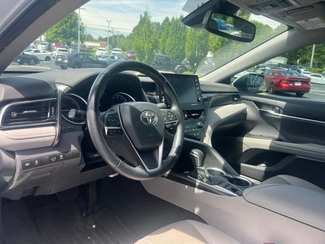 Used 2022 Wind Chill Pearl Toyota XLE image 13
