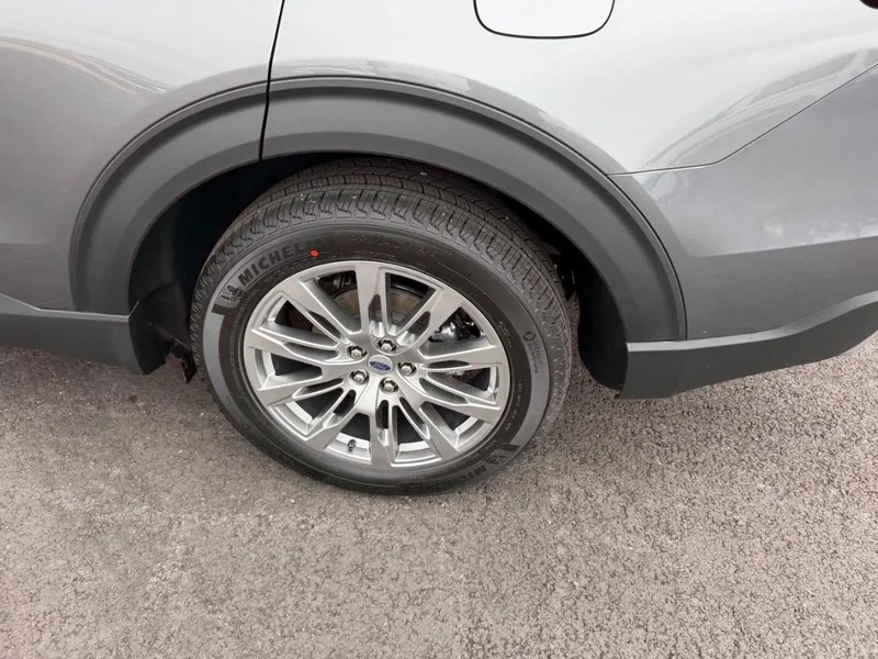 New 2026 Carbonized Gray Metallic Ford Platinum™ image 9