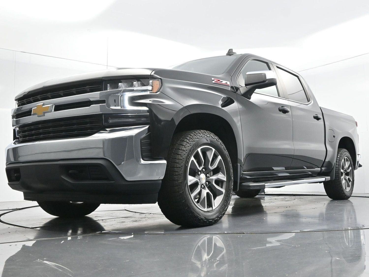 Used 2022 Black Chevrolet LT image 45