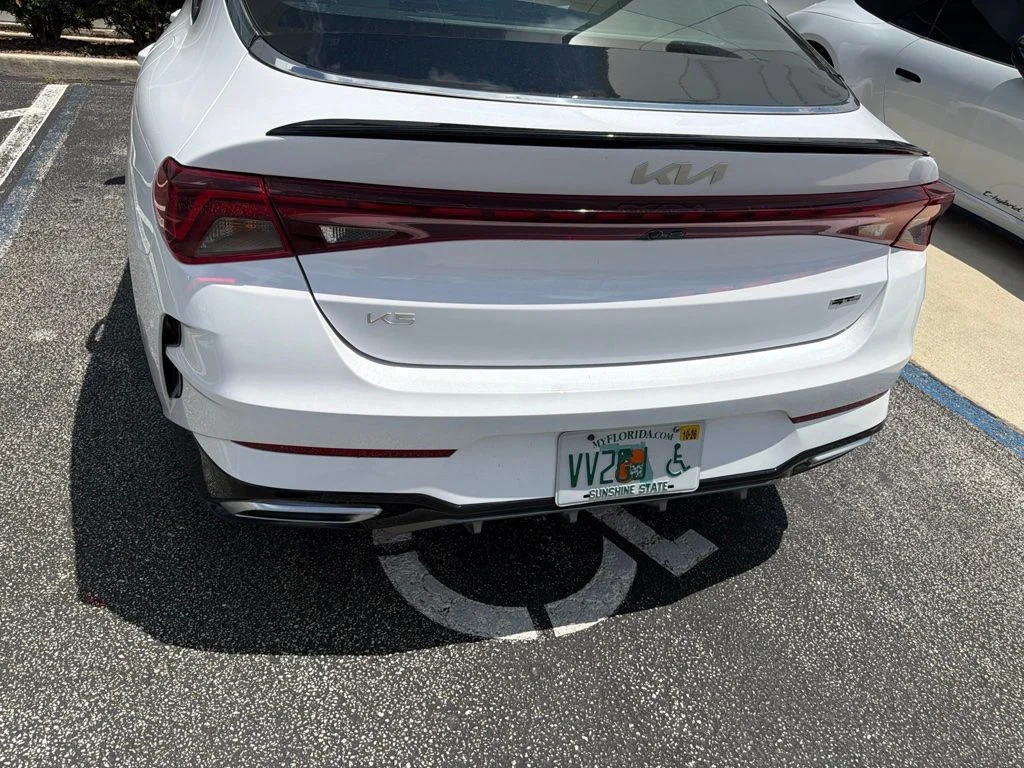 Used 2024 White Kia GT-Line image 4