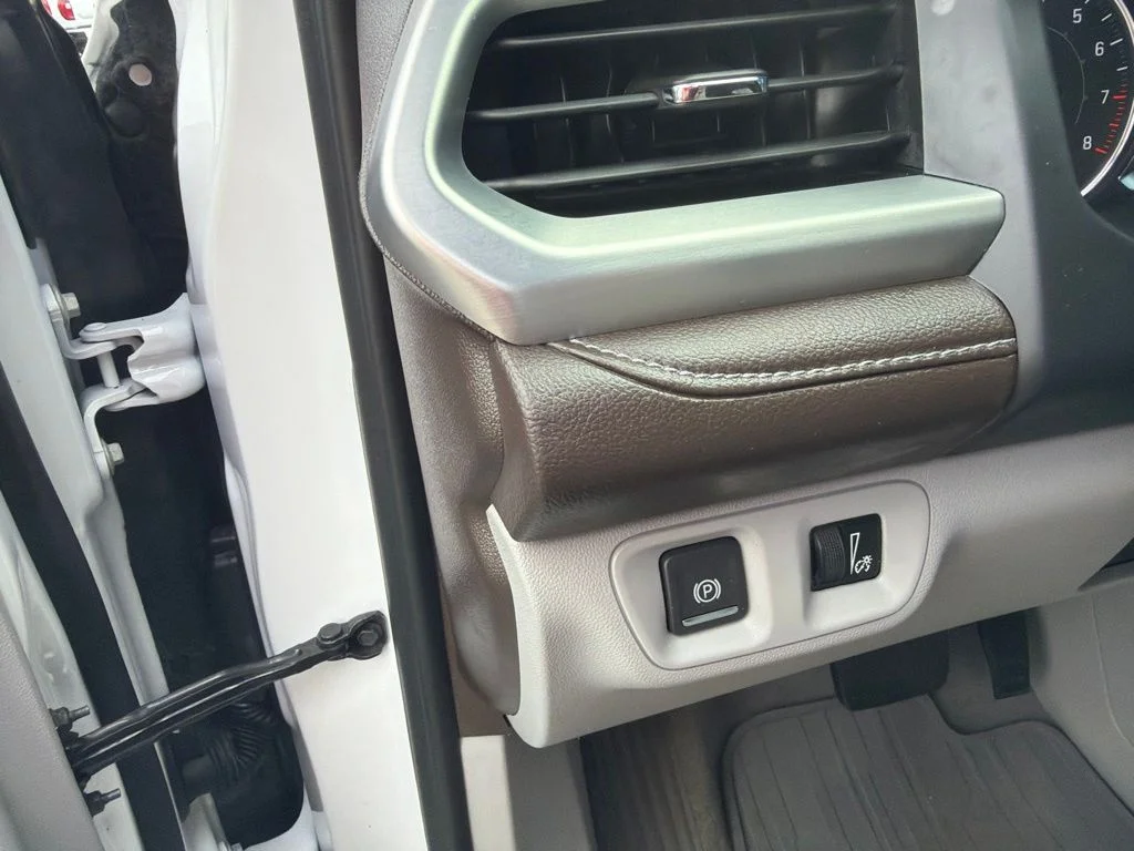 Used 2023 Summit White GMC SLT image 25