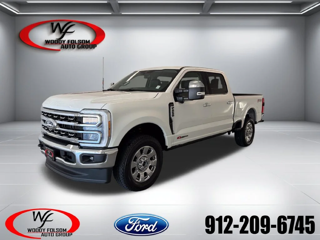 New 2027 Star White Metallic Tri-Coat Ford F-250® Lariat® image 1