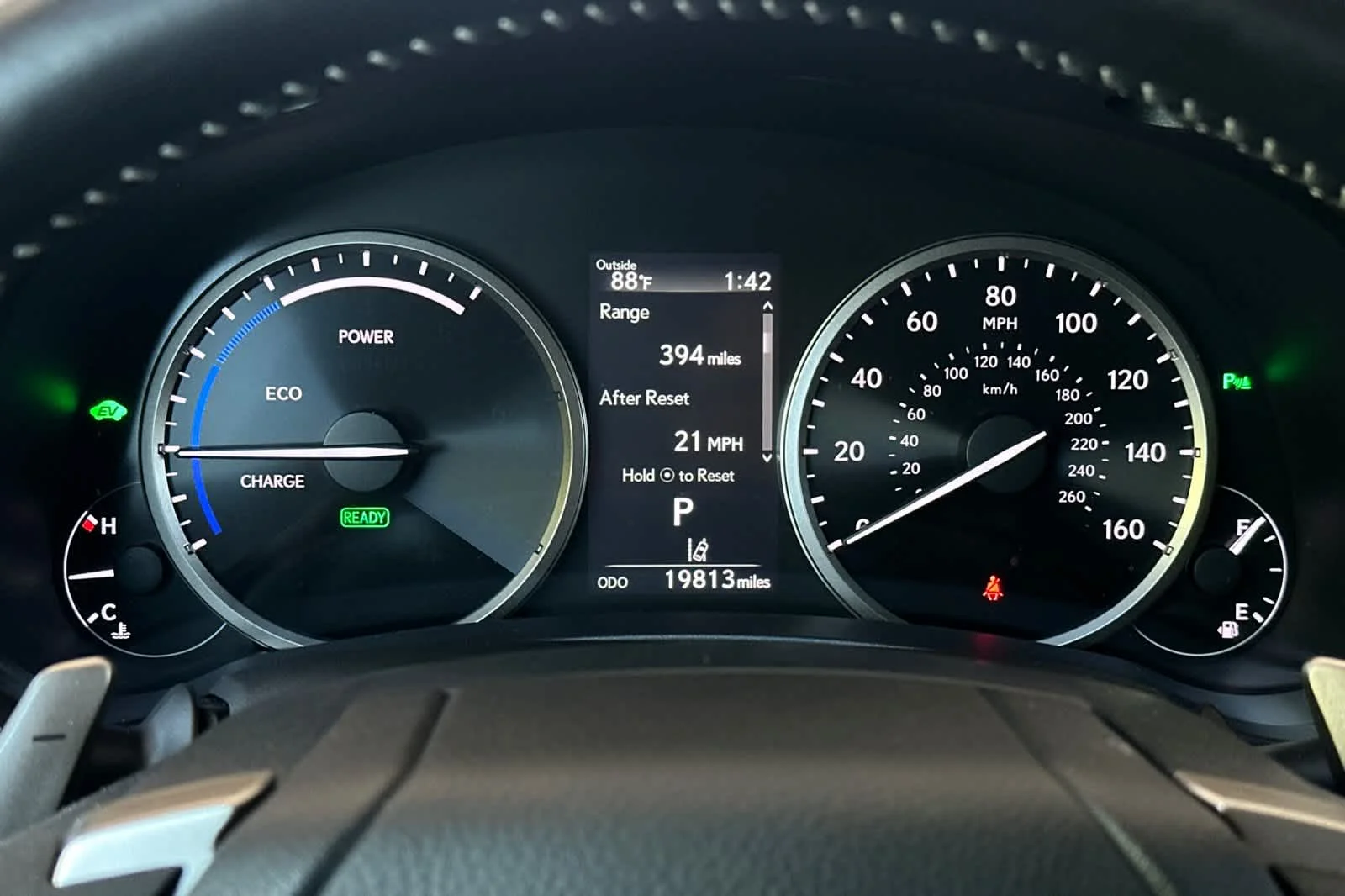 Used 2021 Atomic Silver Lexus  image 28