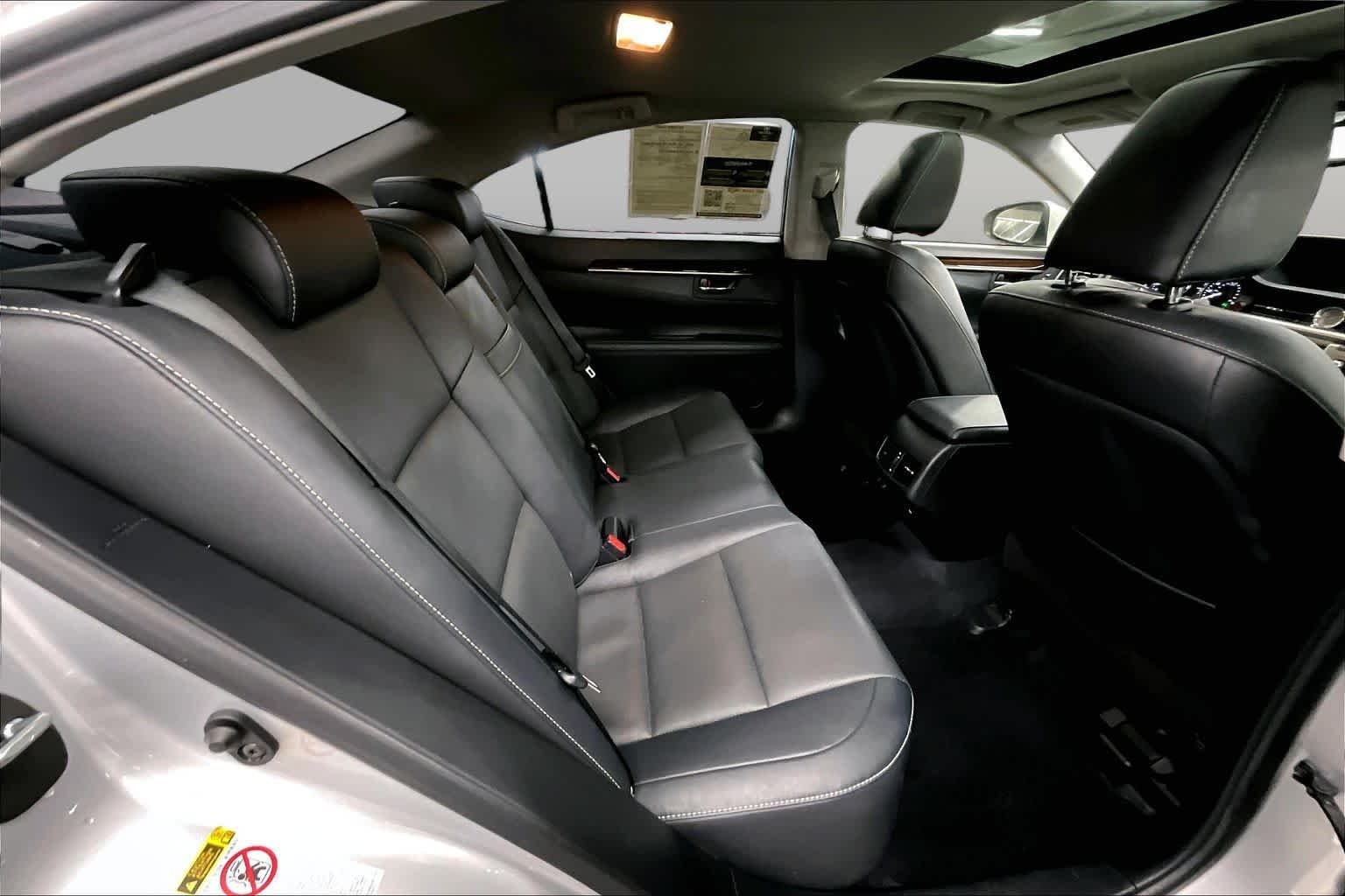 Used 2014 Silver Lining Metallic Lexus  image 20