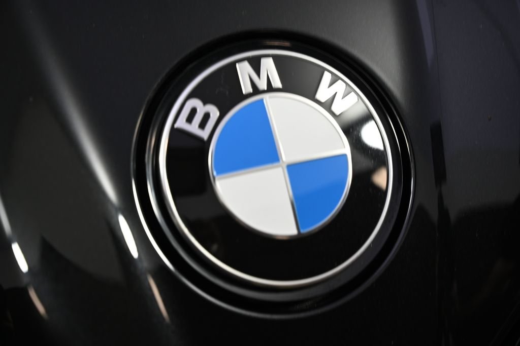 2026 BMW iX 45 - Photo 13