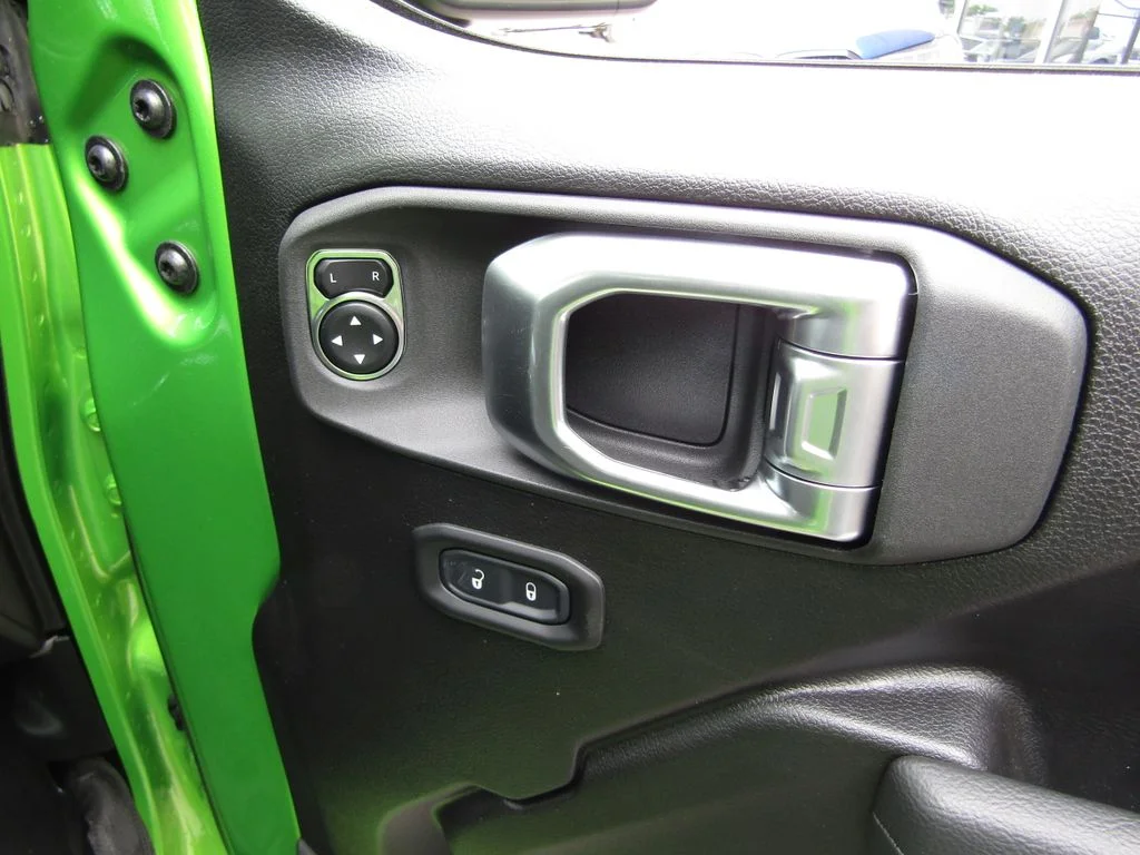 New 2026 Mojito Clearcoat Jeep Sport RHD image 18