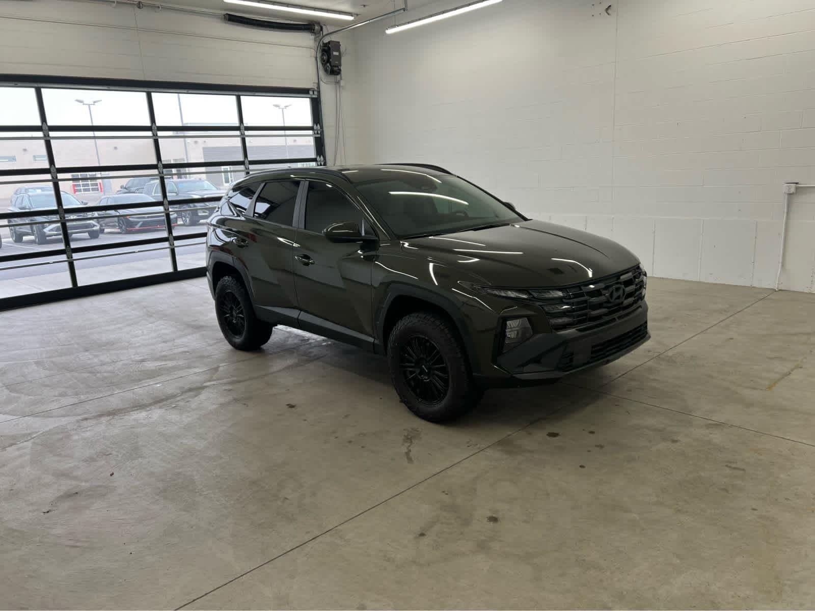 Used 2025 Rockwood Green Hyundai SEL image 5