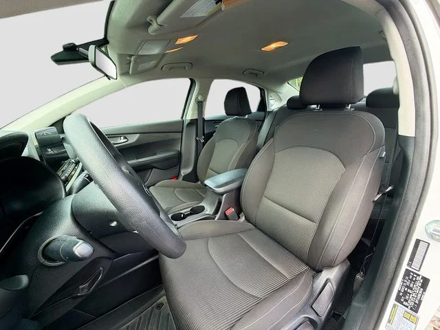 Used 2021 White Kia LXS image 11