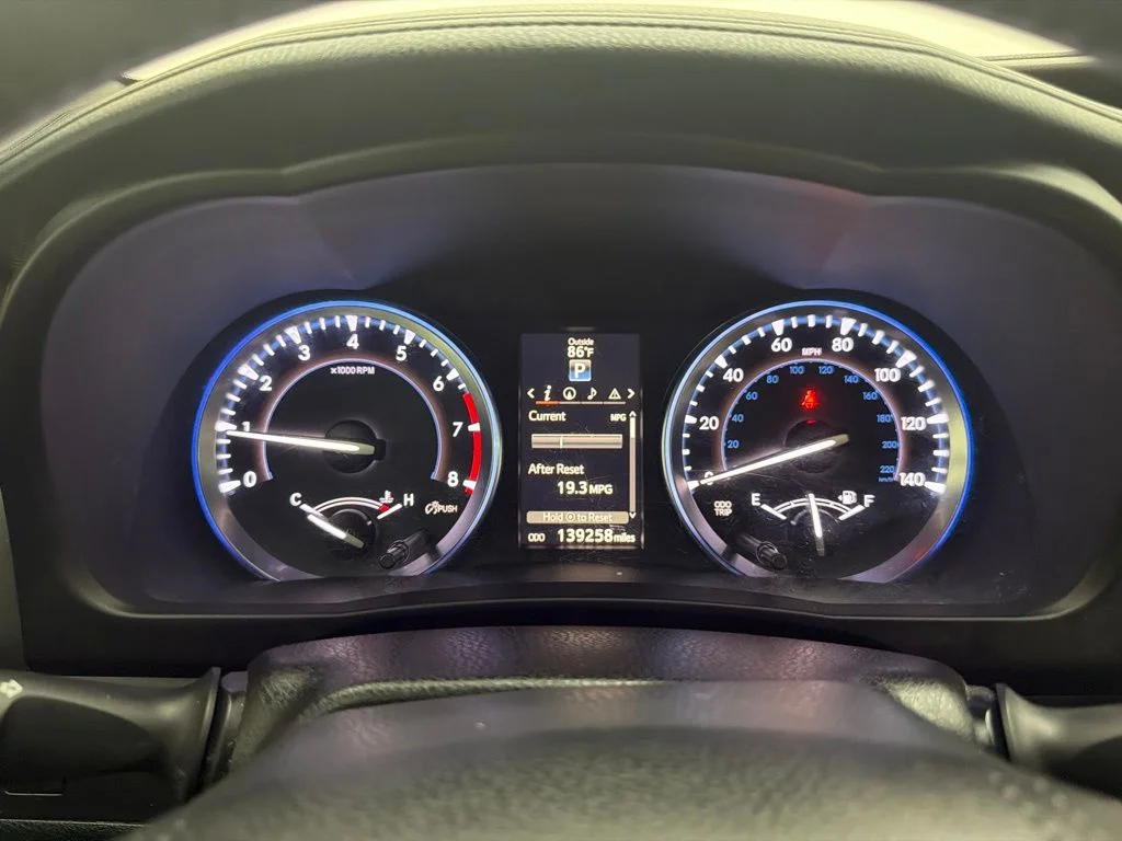 Used 2016 Gray Toyota XLE V6 image 4