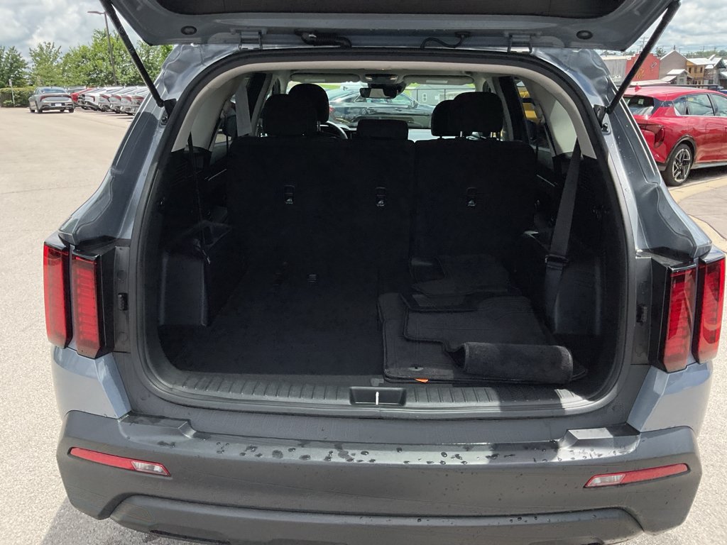 Certified Used 2023 Everlasting Silver Kia LX image 17