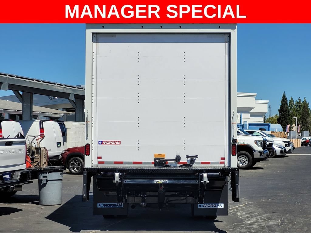 2025 Chevrolet Low Cab Forward 4500 HG view 5
