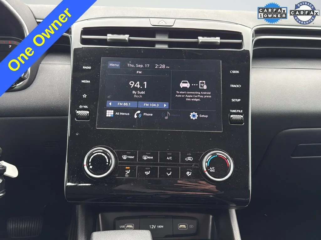 Used 2024 Silver Hyundai SE image 12