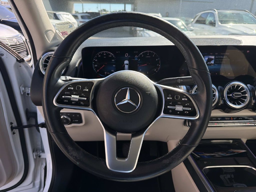 Used 2023  Mercedes-Benz GLB 250 image 22