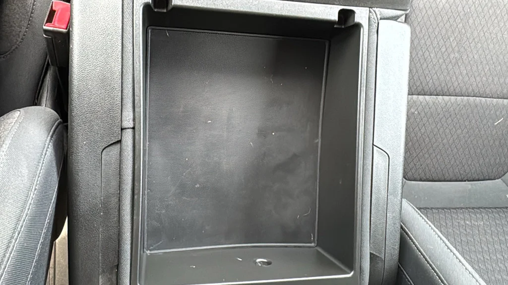 Used 2020 SILVER ICE METALLIC Chevrolet LT image 26