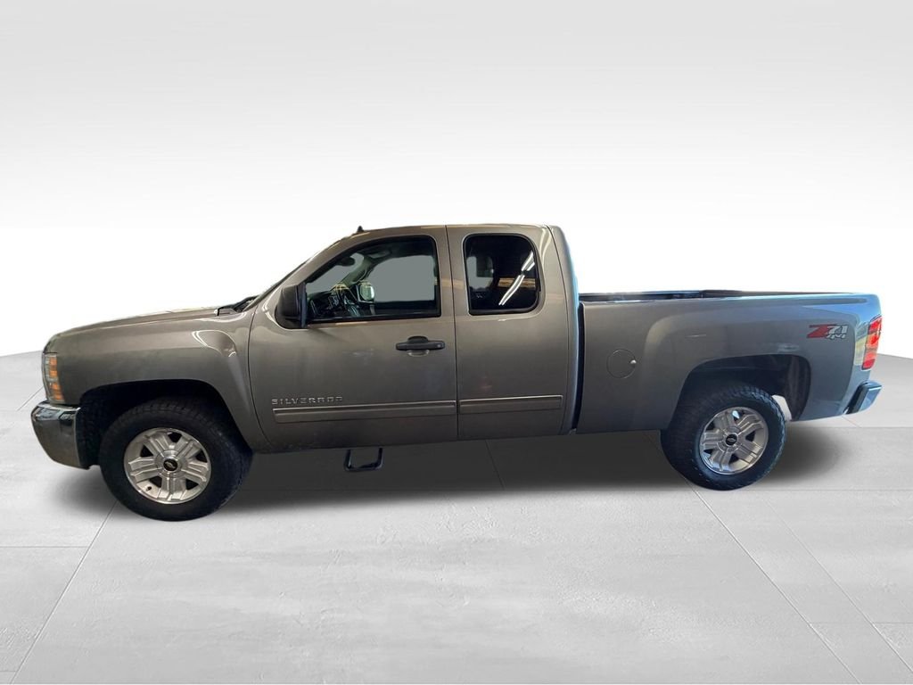 Used 2013 Gray Chevrolet LT image 2