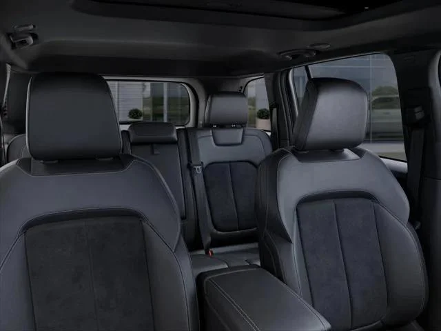 New 2026 Diamond Black Crystal Pearlcoat Jeep Laredo image 78