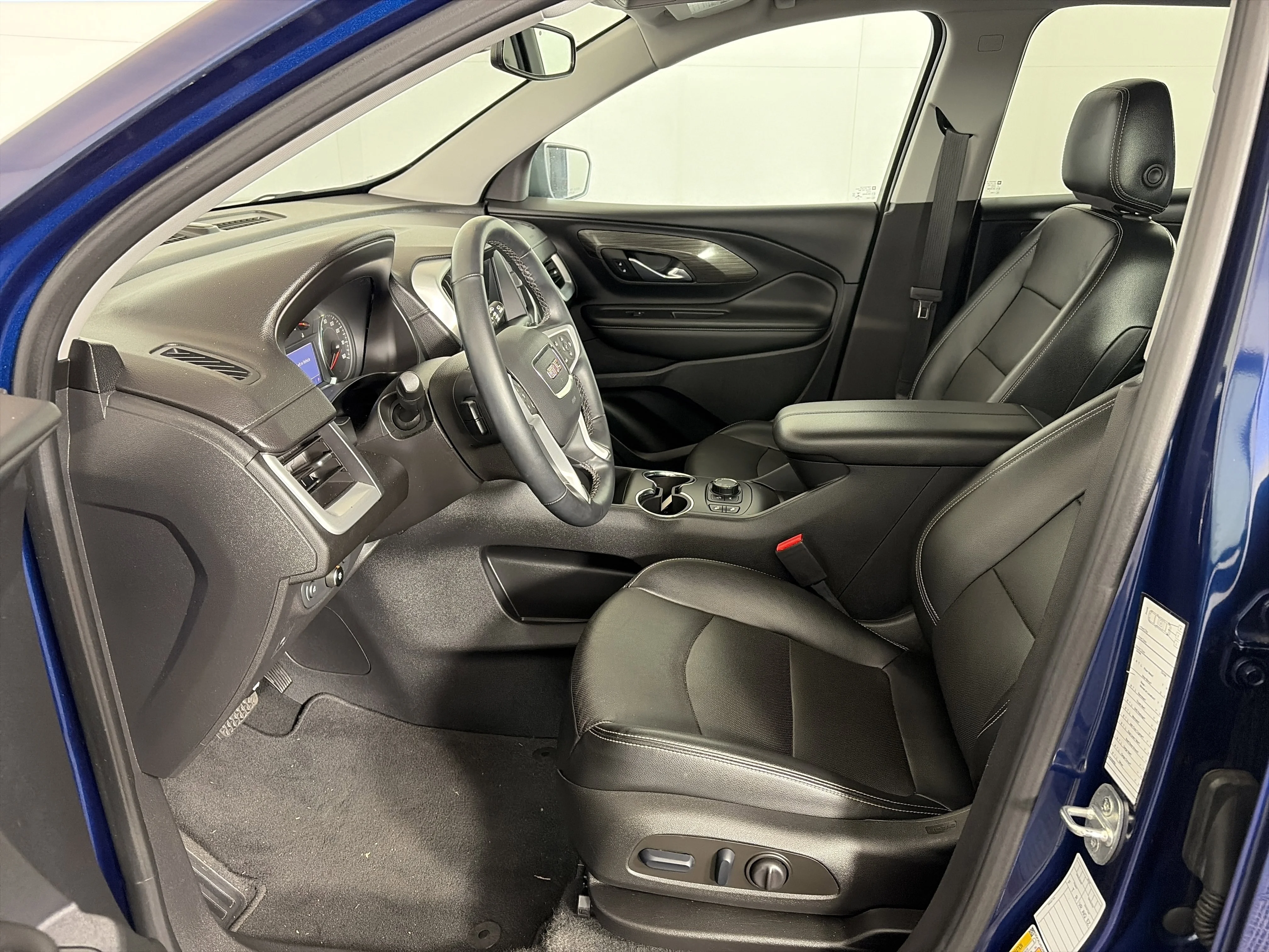 2023 GMC Terrain SLT - Photo 6